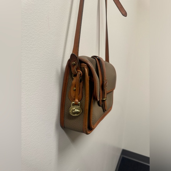 Vintage Dooney and Bourne Crossbody - Picture 2 of 16